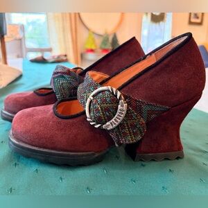 VVGUC John Fluevog Burgundy Heels with Multicolor Strap, size 7